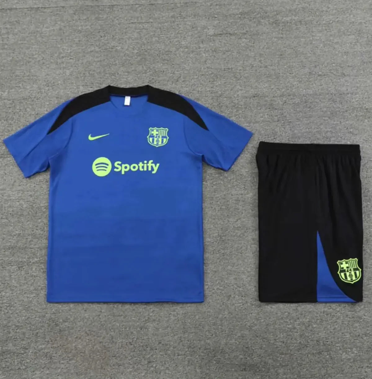 Ensemble FC Barcelone 2025