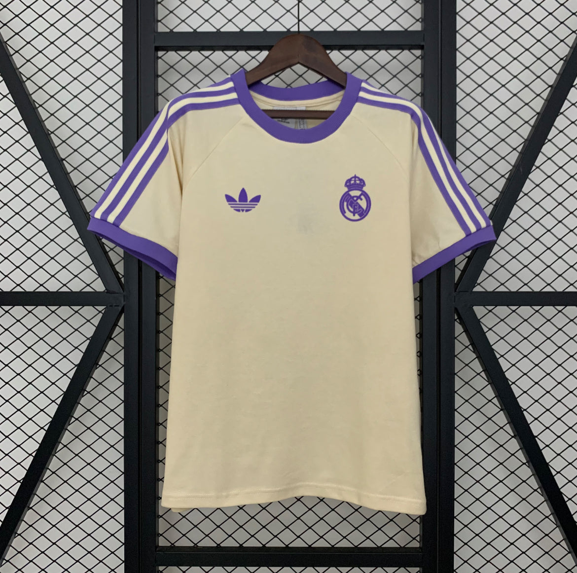 Maillot Real Madrid special 25-26 beige violet