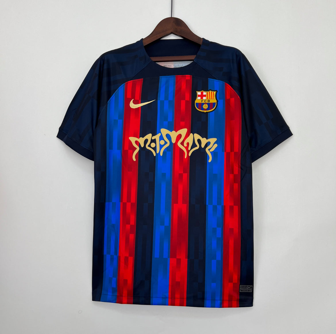 Maillot FC Barcelone classico 22-23 drake