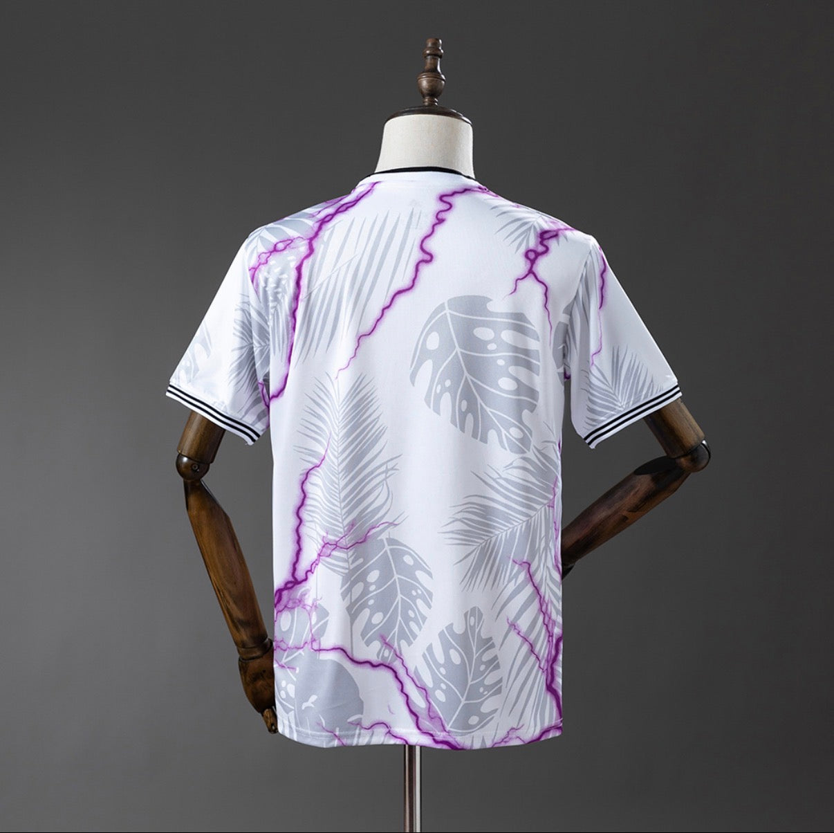 Maillot Real Madrid special blanc et violet