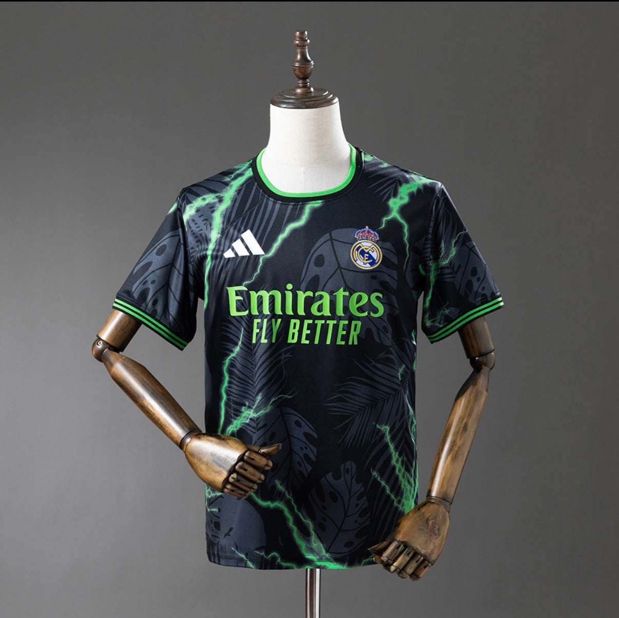 Maillot Real Madrid special noir et vert